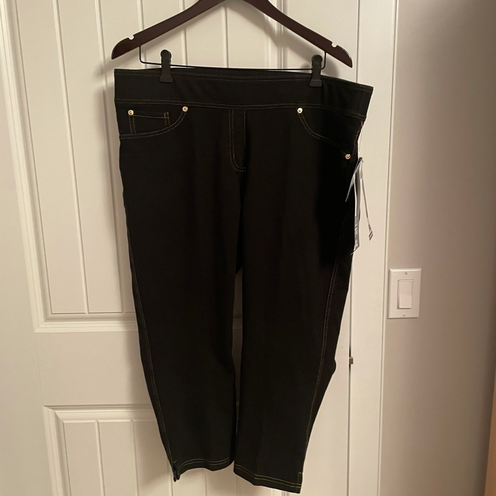 Jean Capri - Picture 4 of 5